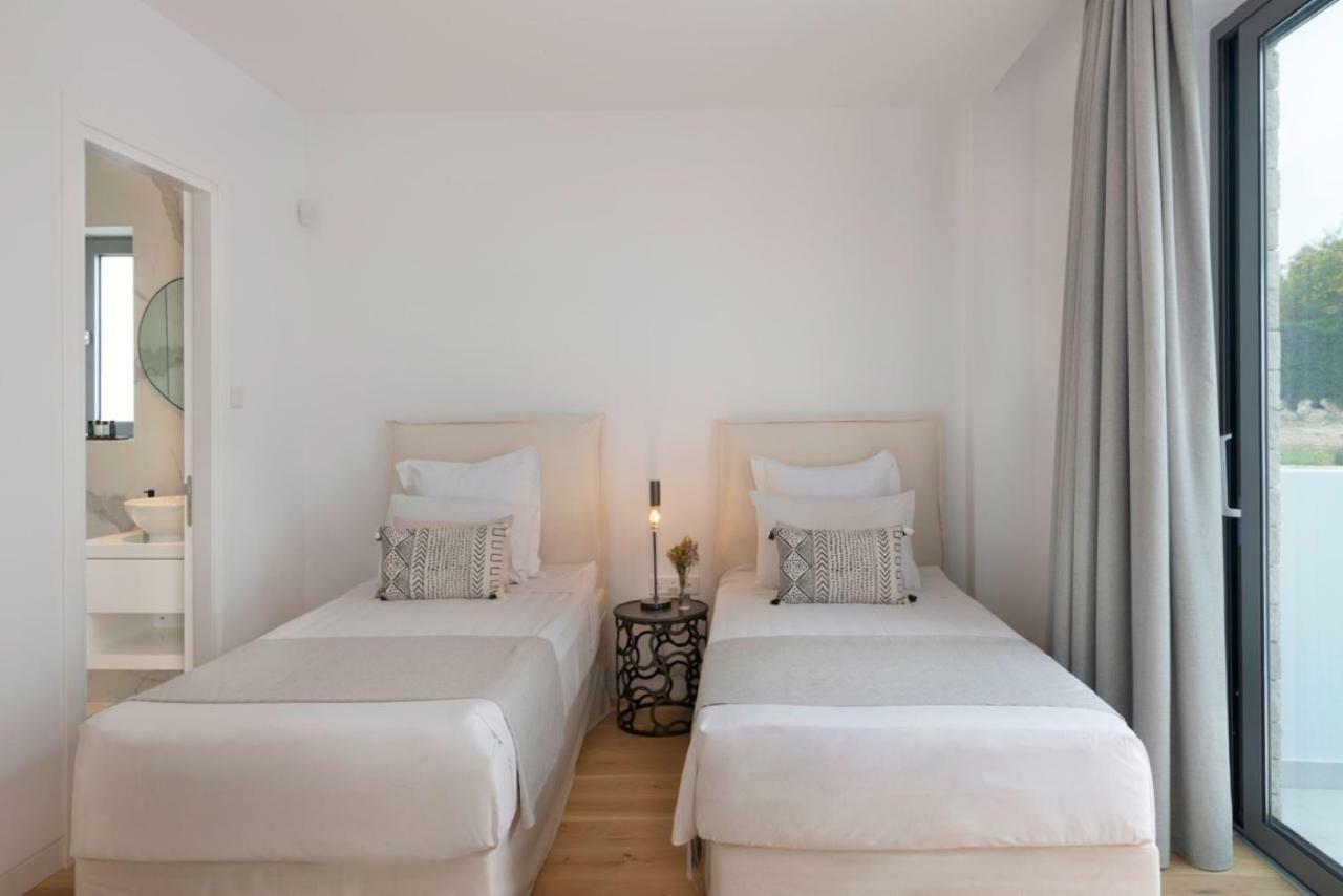 Villa Elea Silver *